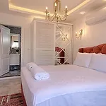 Villa Oeluedeniz Private With Pool