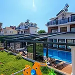Oeluedeniz Private With Pool Villa
