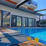 Oeluedeniz Private With Pool *