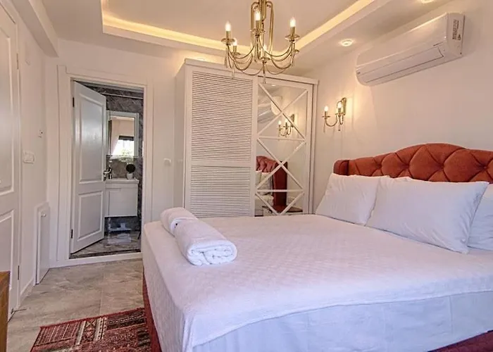 Villa Oeluedeniz Private With Pool